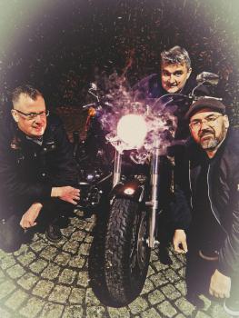 Sa 2.5.26 - 22:00 - THE BUZZTERDS - I-Taki Maki